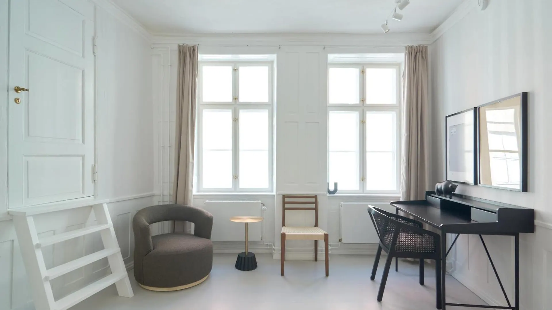 Cozy Apartments In Heart Of Copenhagen Near Stroget & Hojbro Plads